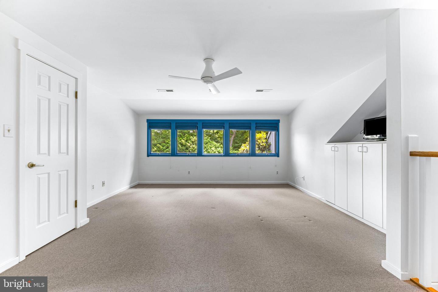 5 Tall Tree Ct