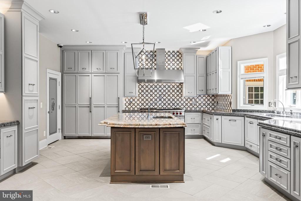 1421 WINE SPRING