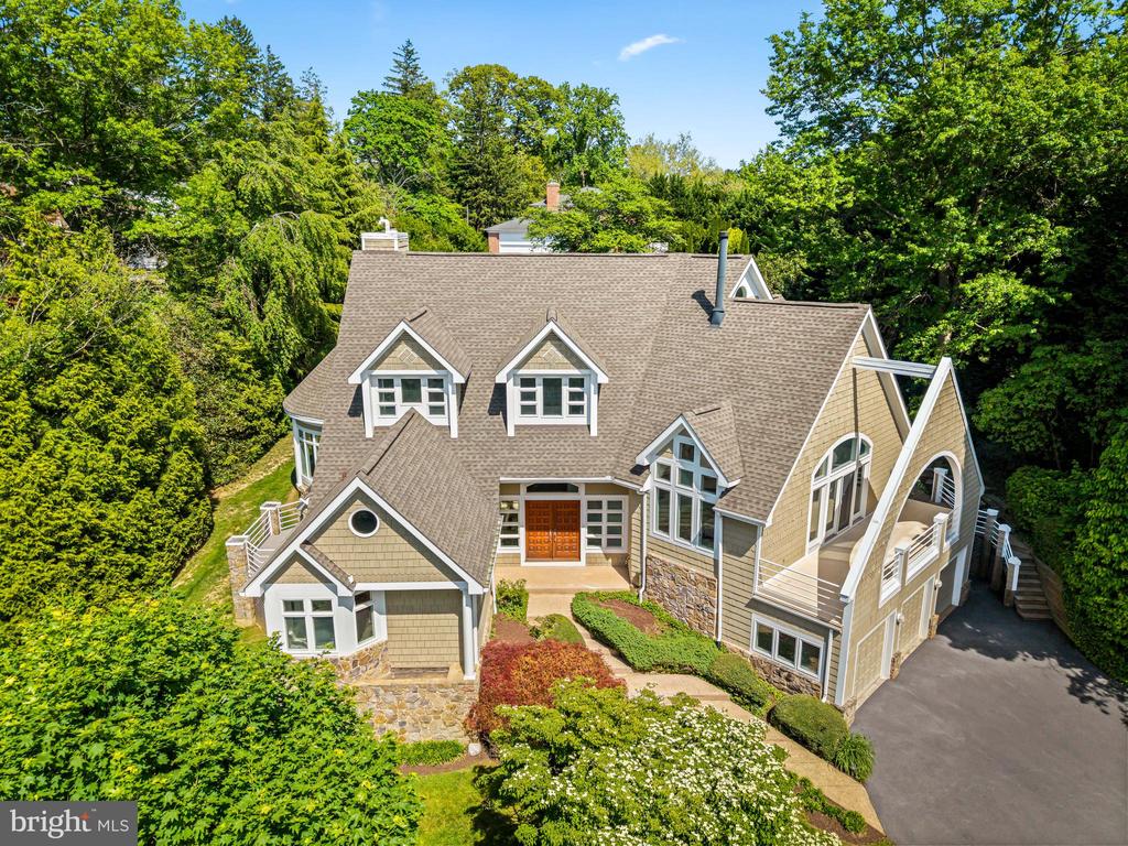 1216 BERWICK ROAD