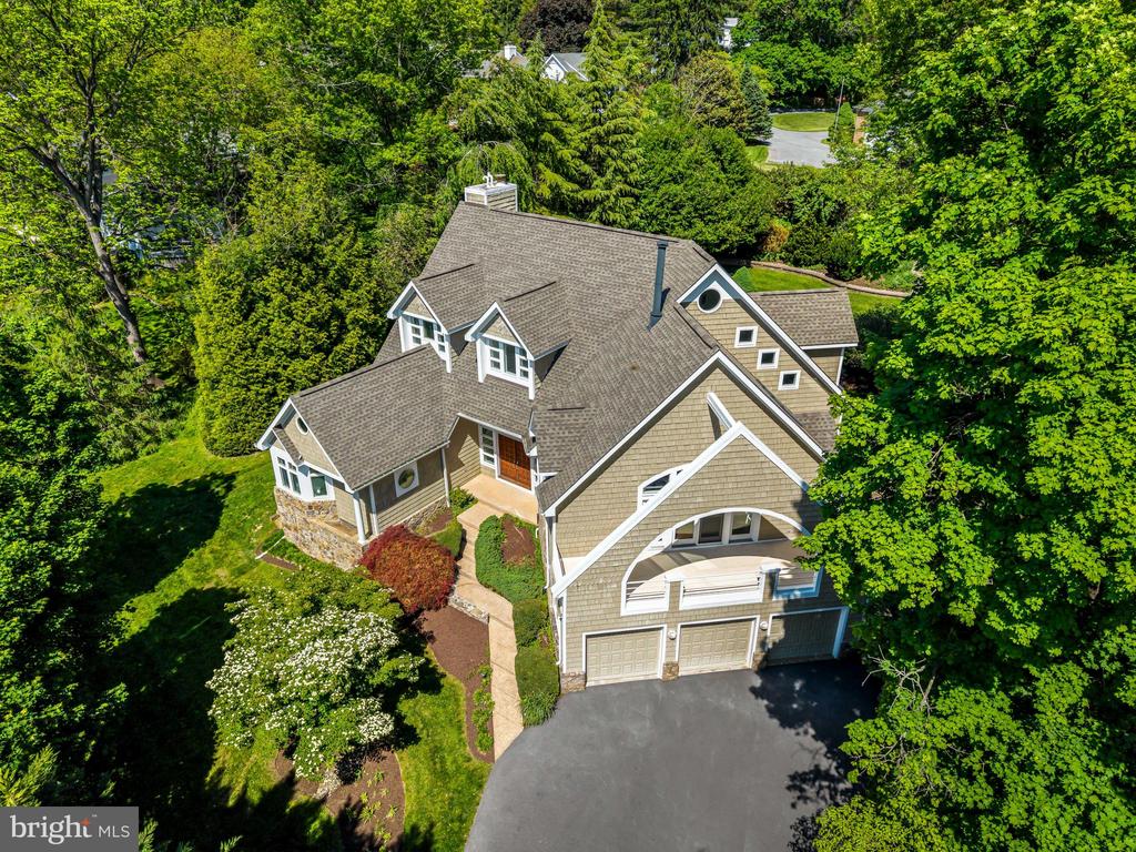 1216 BERWICK ROAD
