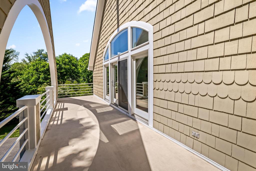 1216 BERWICK ROAD
