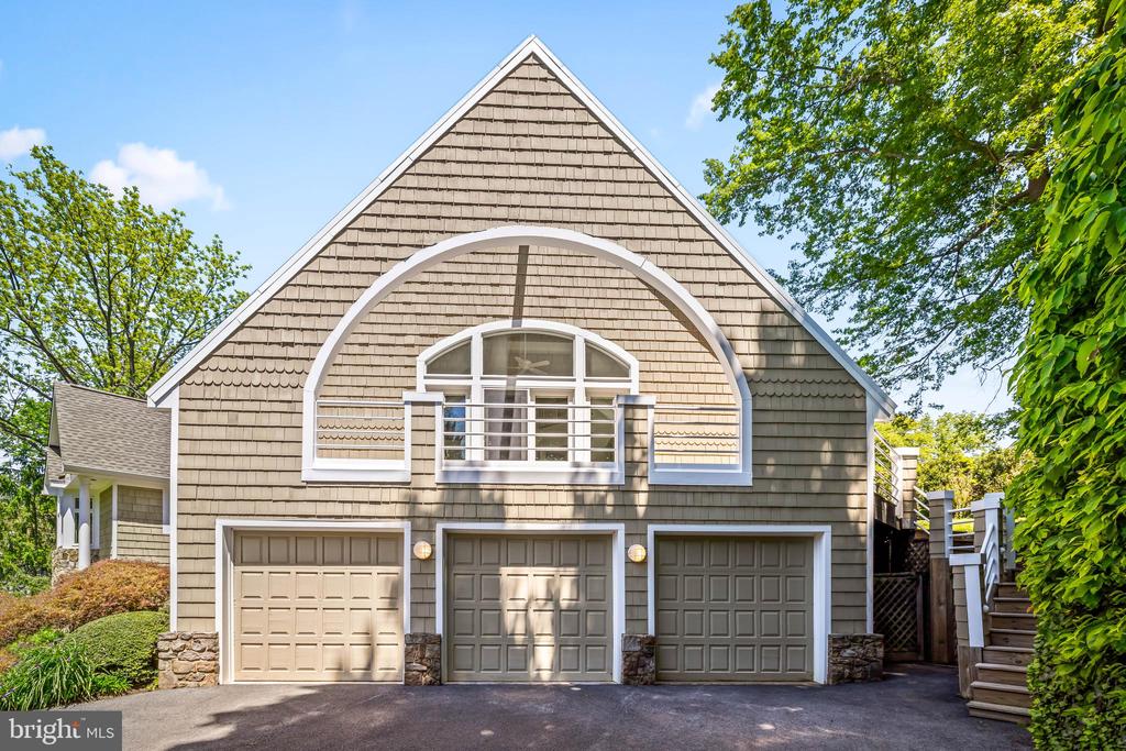 1216 BERWICK ROAD