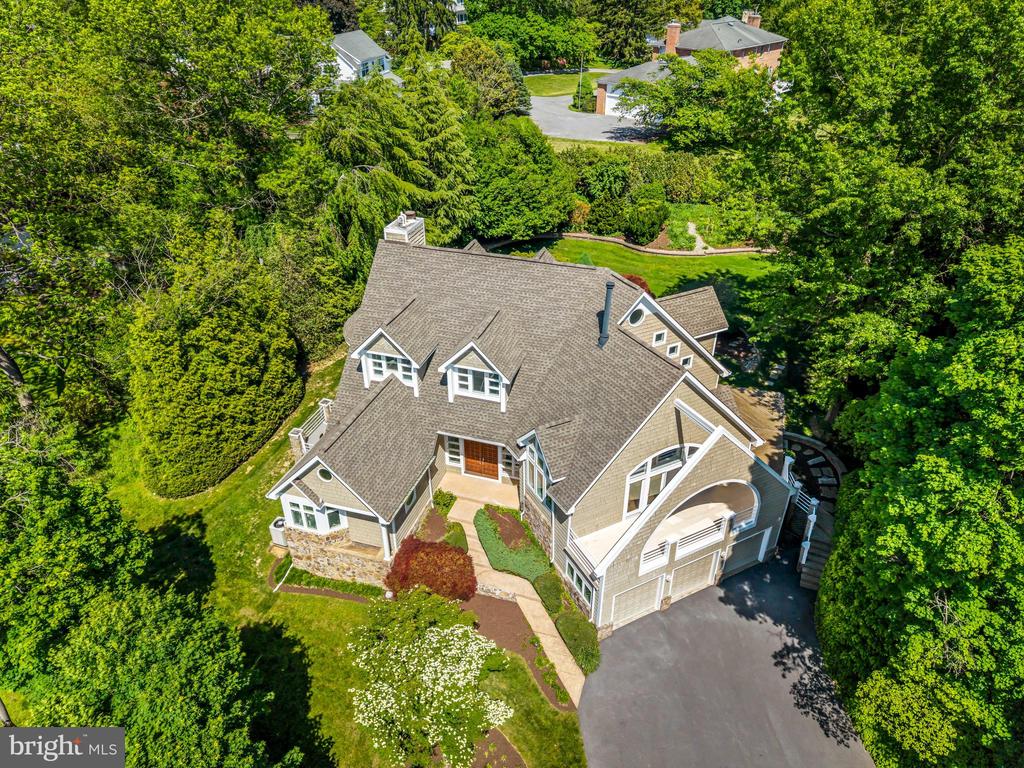 1216 BERWICK ROAD
