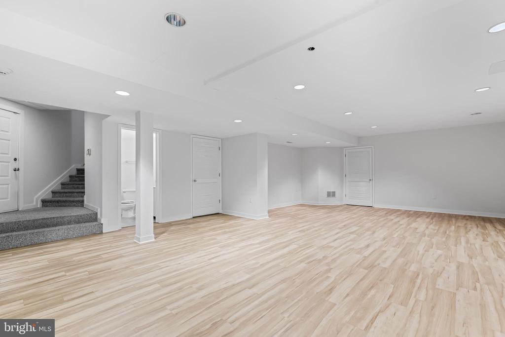 1216 BERWICK ROAD