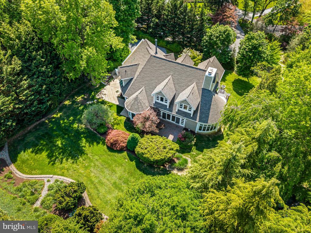 1216 BERWICK ROAD