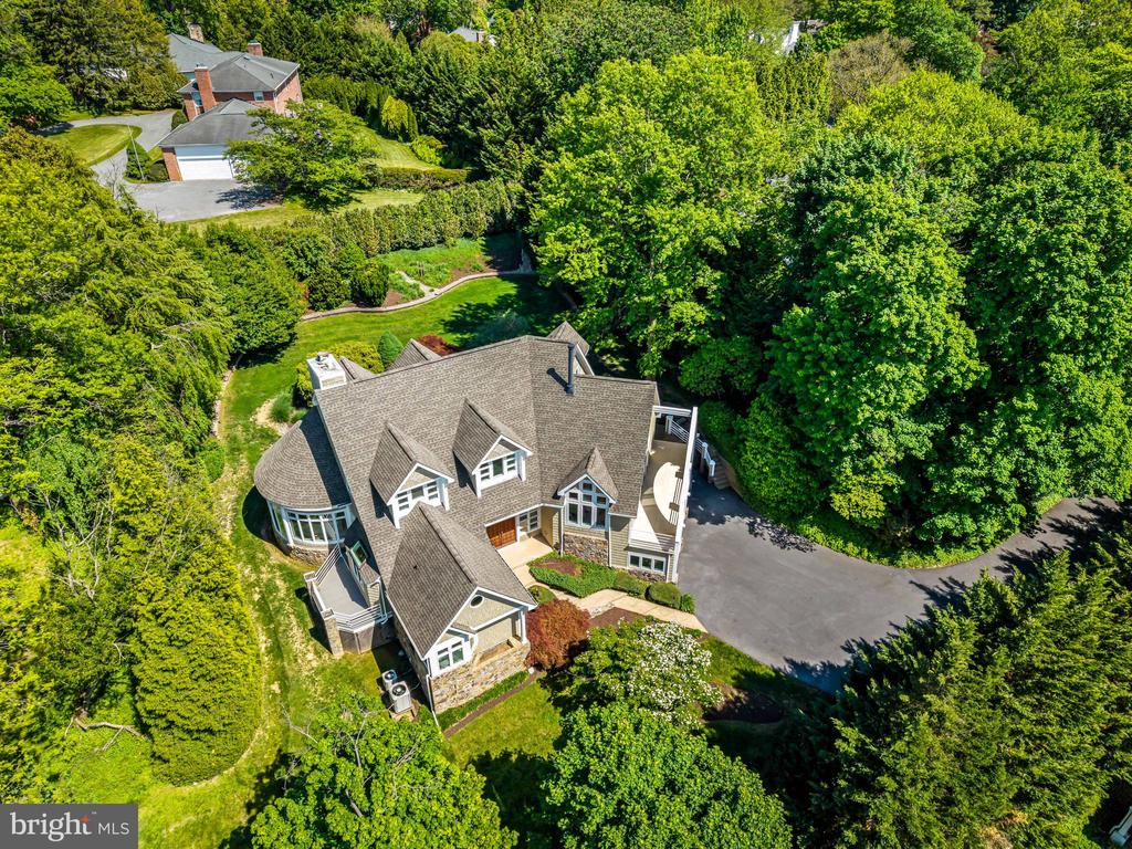 1216 BERWICK ROAD