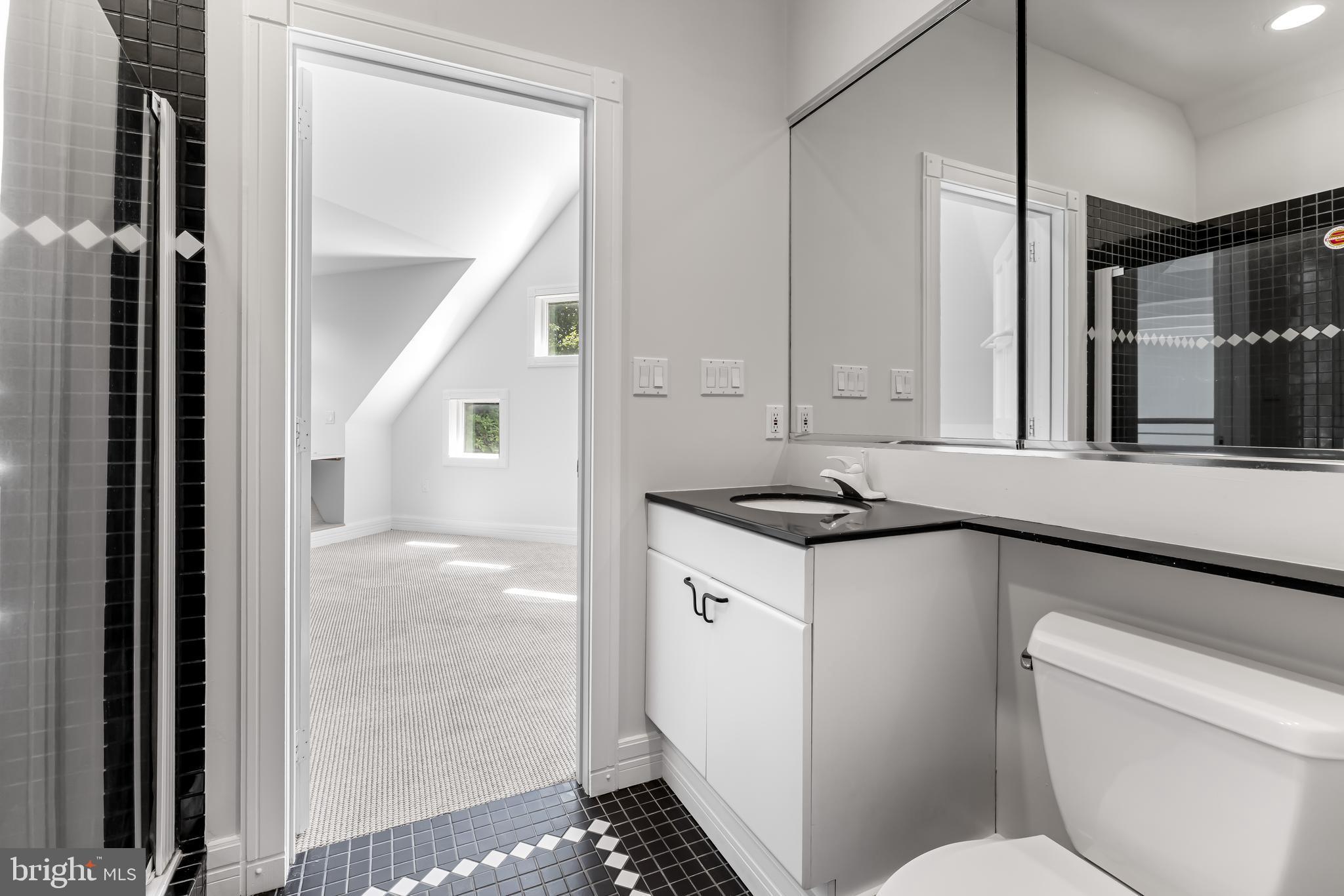 1216 BERWICK ROAD
