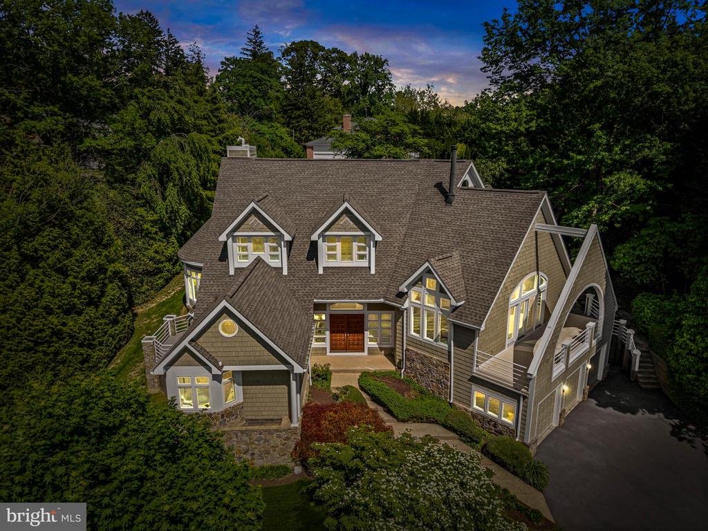 1216 BERWICK ROAD