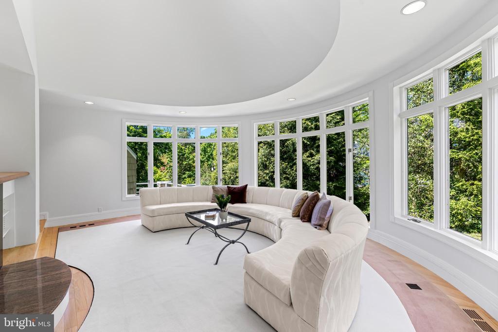 1216 BERWICK ROAD