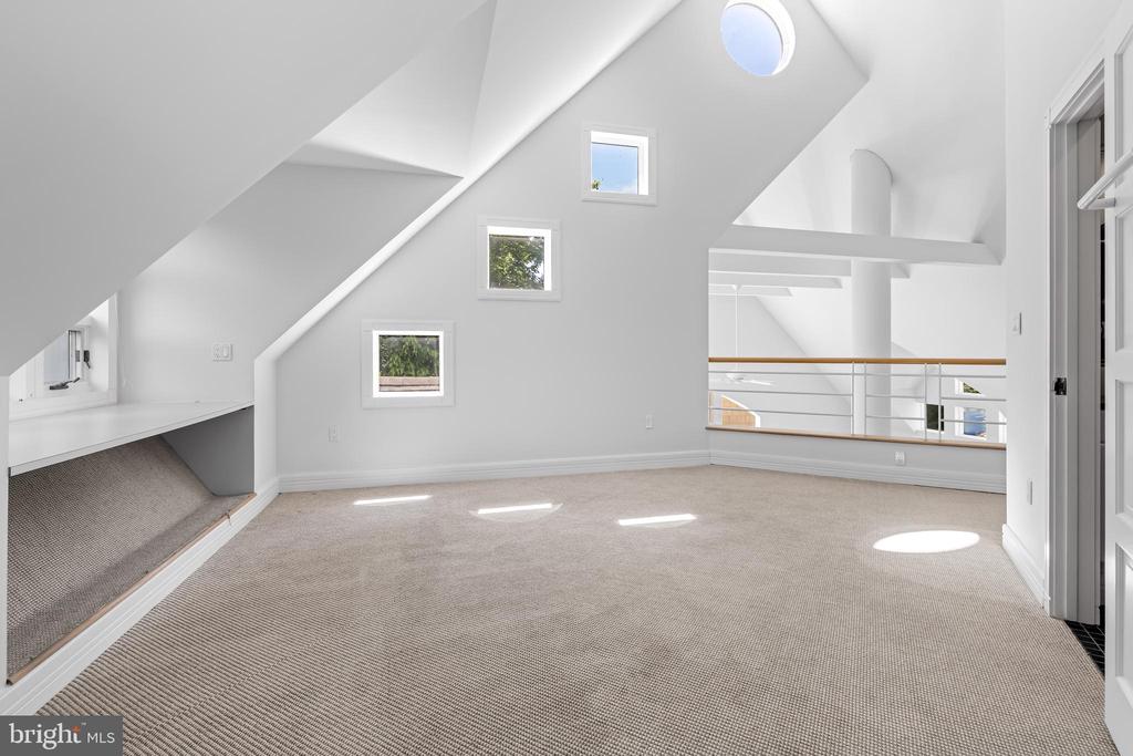 1216 BERWICK ROAD