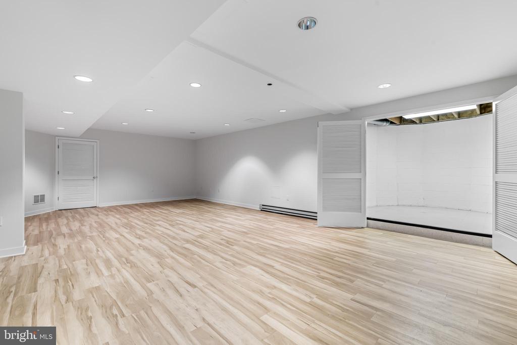 1216 BERWICK ROAD