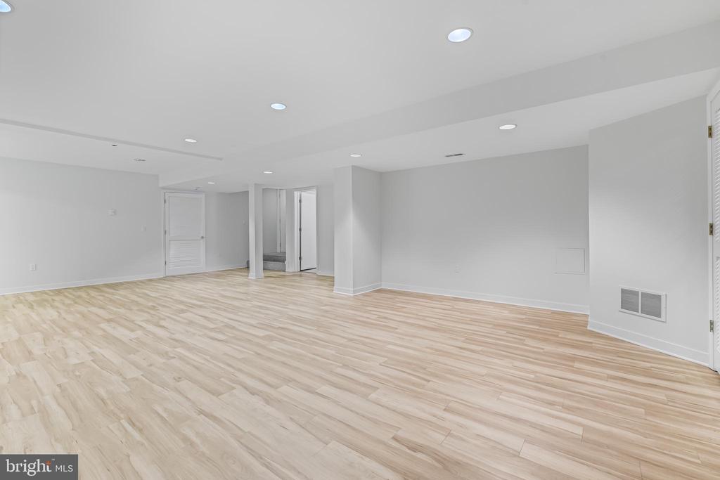 1216 BERWICK ROAD