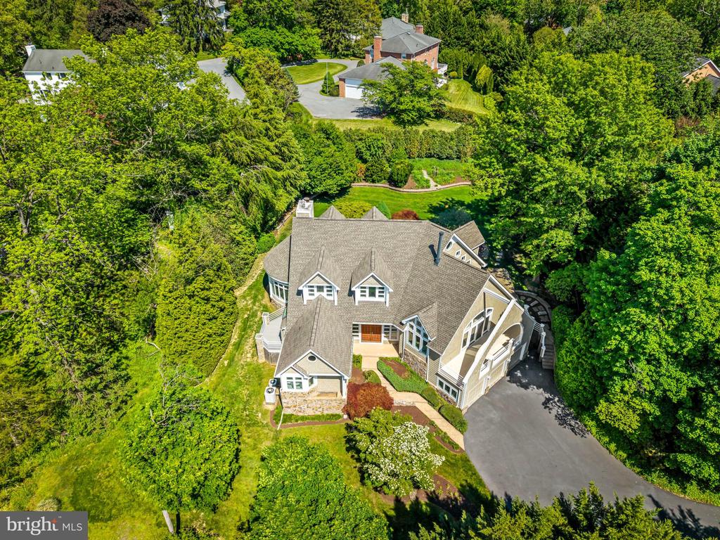1216 BERWICK ROAD