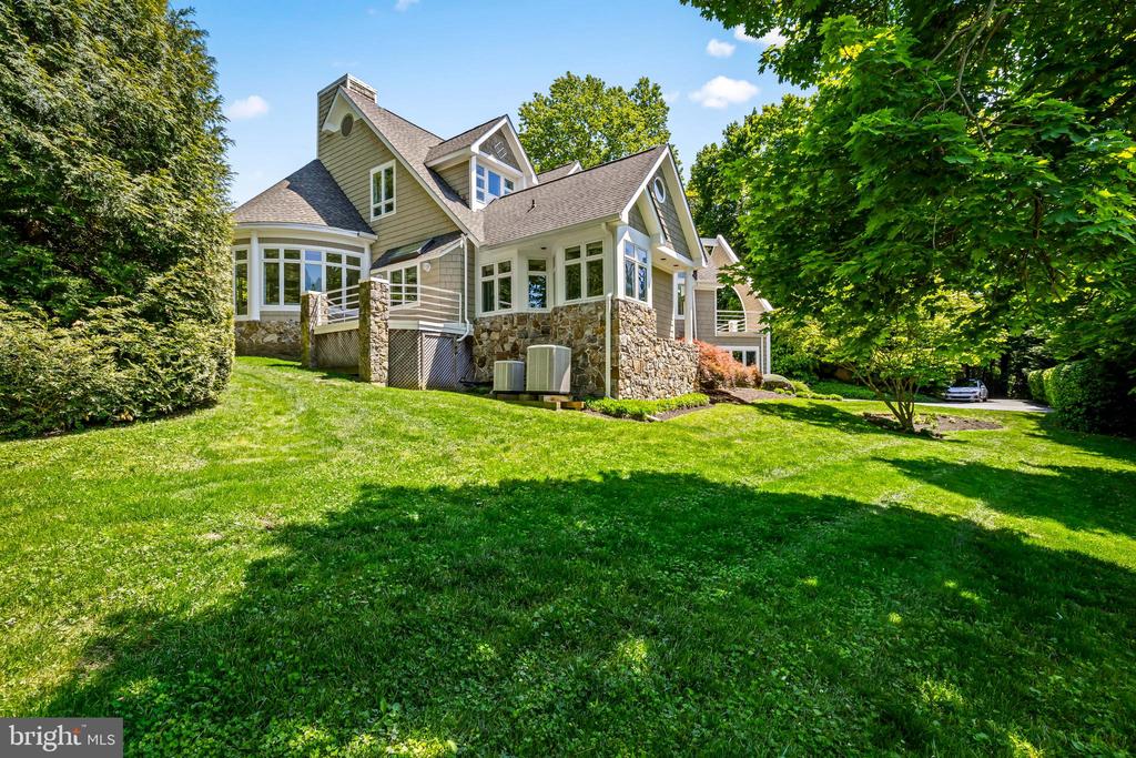 1216 BERWICK ROAD