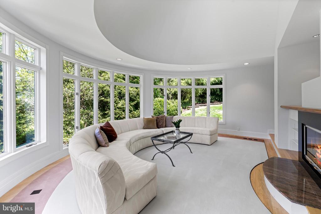 1216 BERWICK ROAD