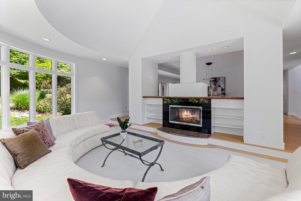 1216 BERWICK ROAD