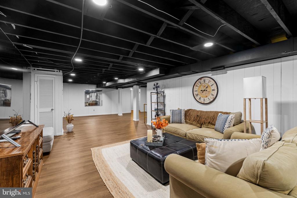 13608 ROYAL CREST ROAD