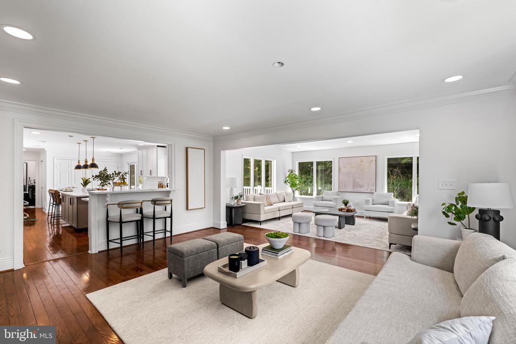 2318 SHADED BROOK DRIVE
