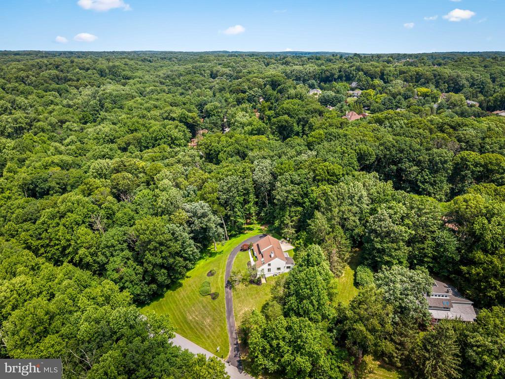 2318 SHADED BROOK DRIVE