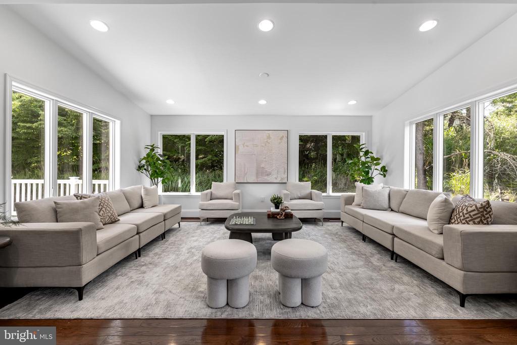 2318 SHADED BROOK DRIVE