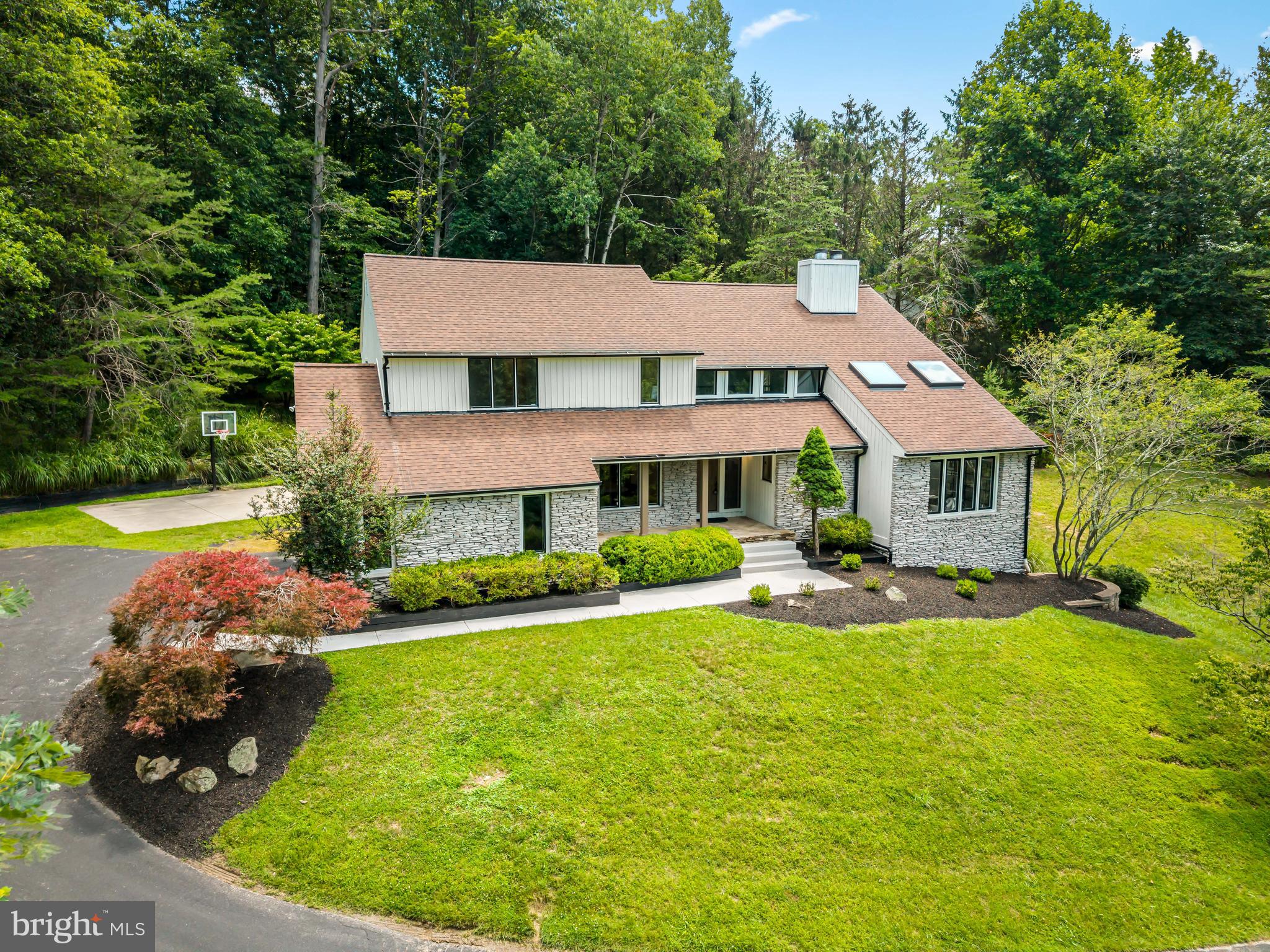 2318 SHADED BROOK DRIVE