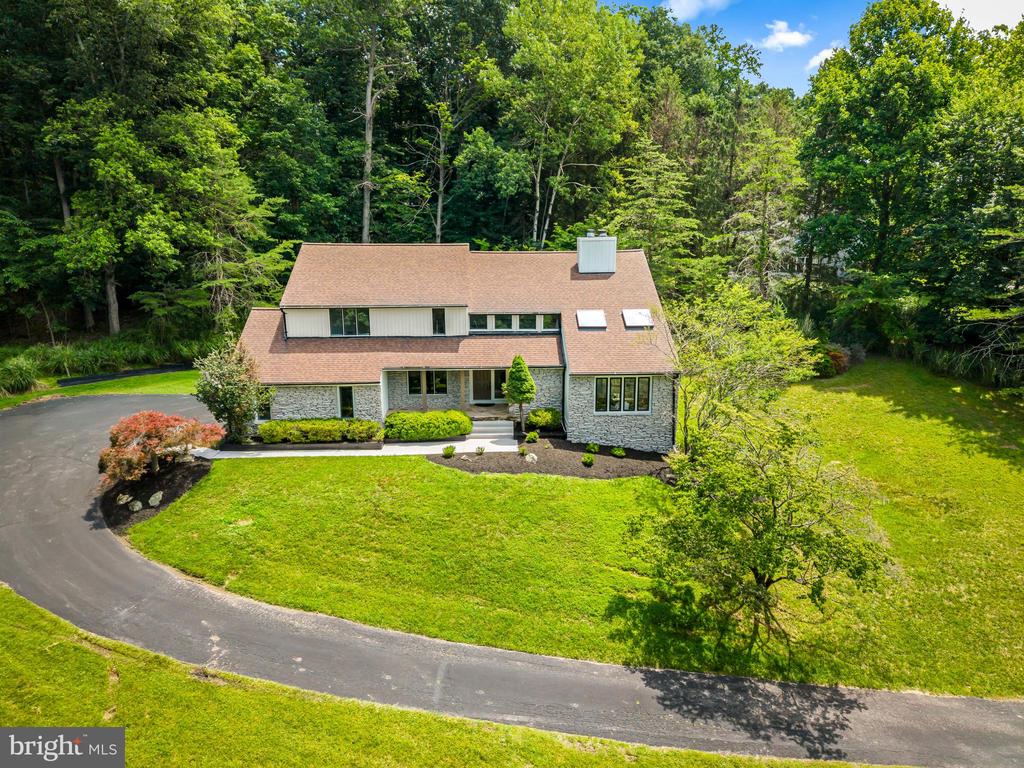 2318 SHADED BROOK DRIVE