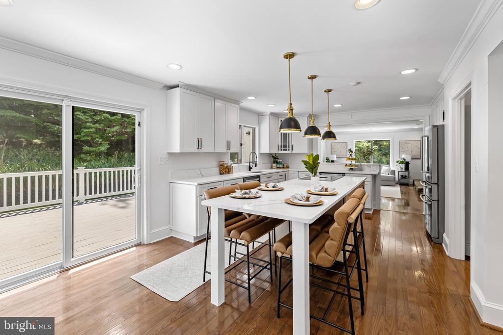 2318 SHADED BROOK DRIVE