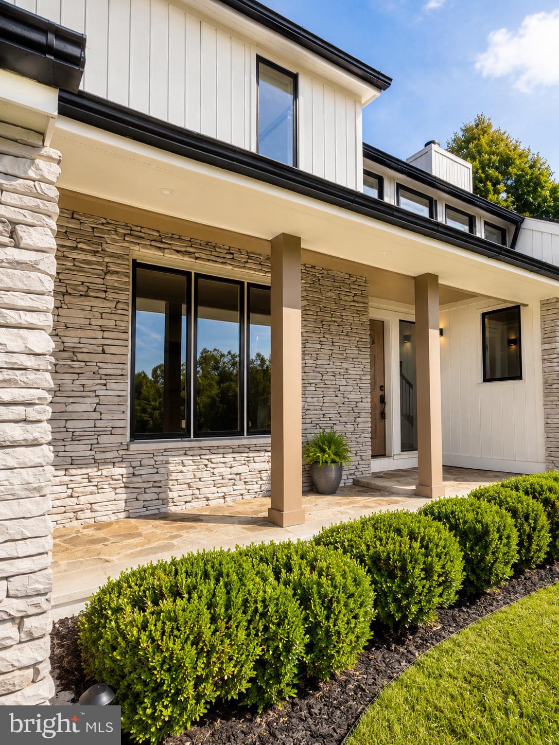 2318 SHADED BROOK DRIVE