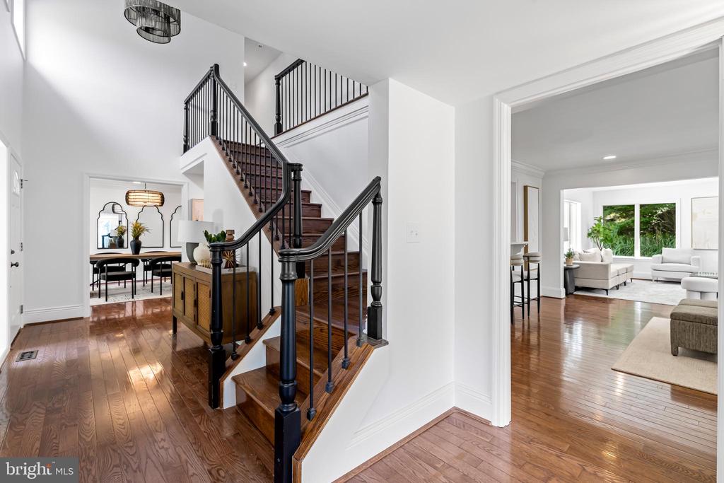 2318 SHADED BROOK DRIVE
