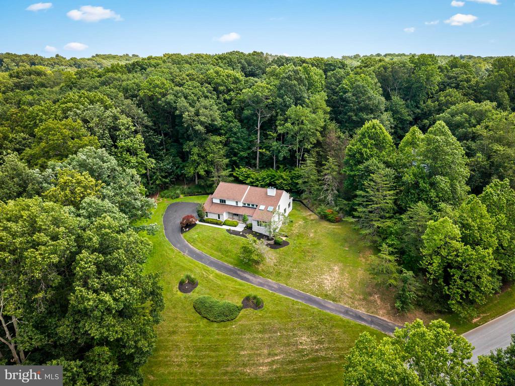 2318 SHADED BROOK DRIVE