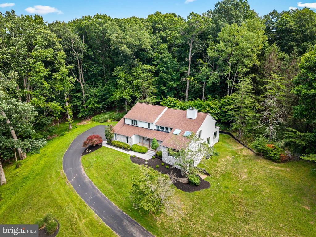 2318 SHADED BROOK DRIVE