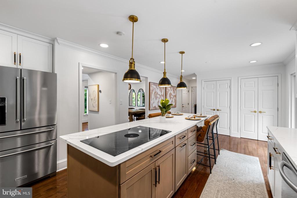 2318 SHADED BROOK DRIVE