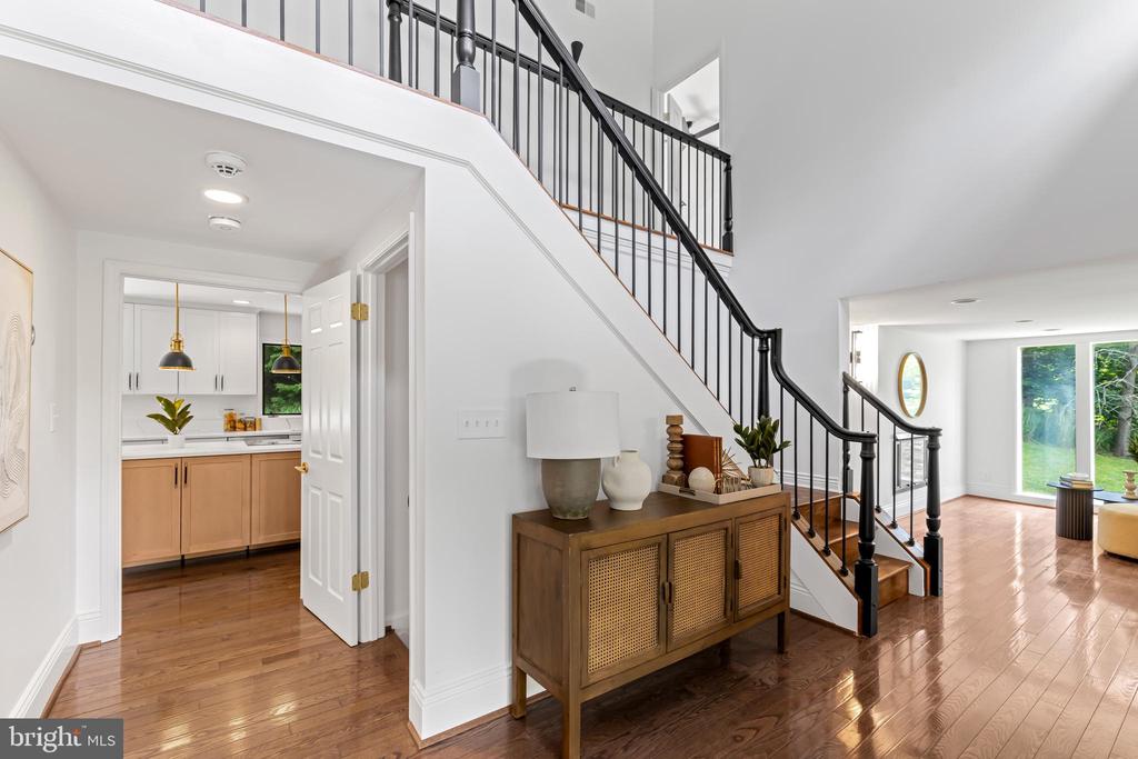 2318 SHADED BROOK DRIVE