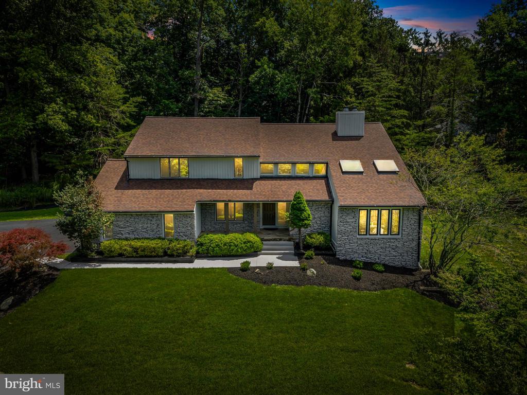 2318 SHADED BROOK DRIVE