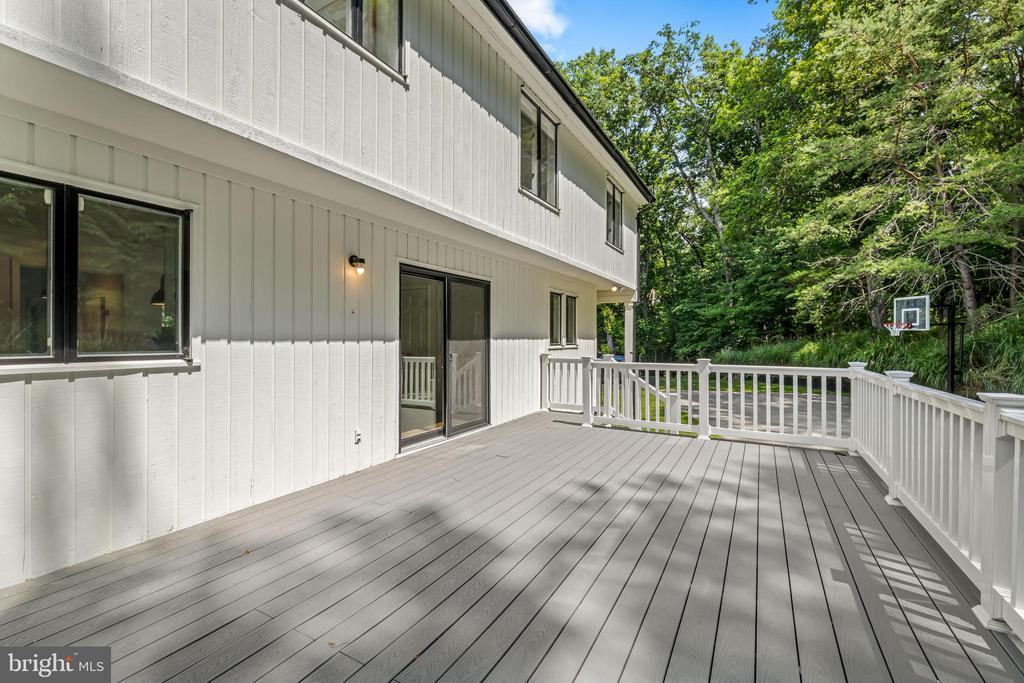 2318 SHADED BROOK DRIVE