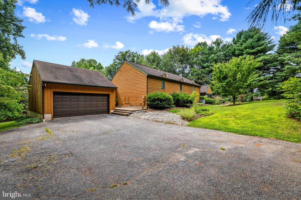 4 TURNER WOOD COURT
