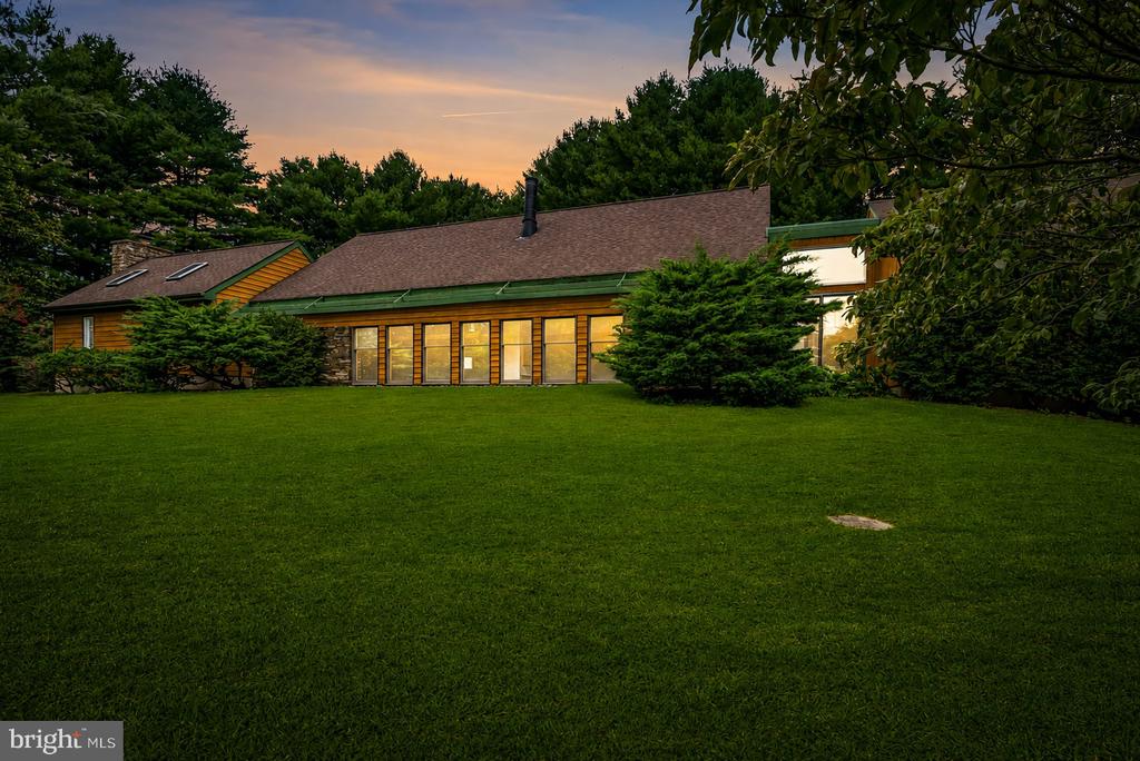 4 TURNER WOOD COURT