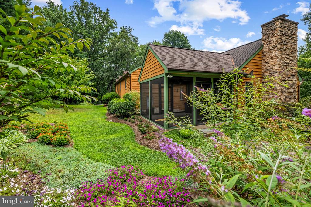 4 TURNER WOOD COURT