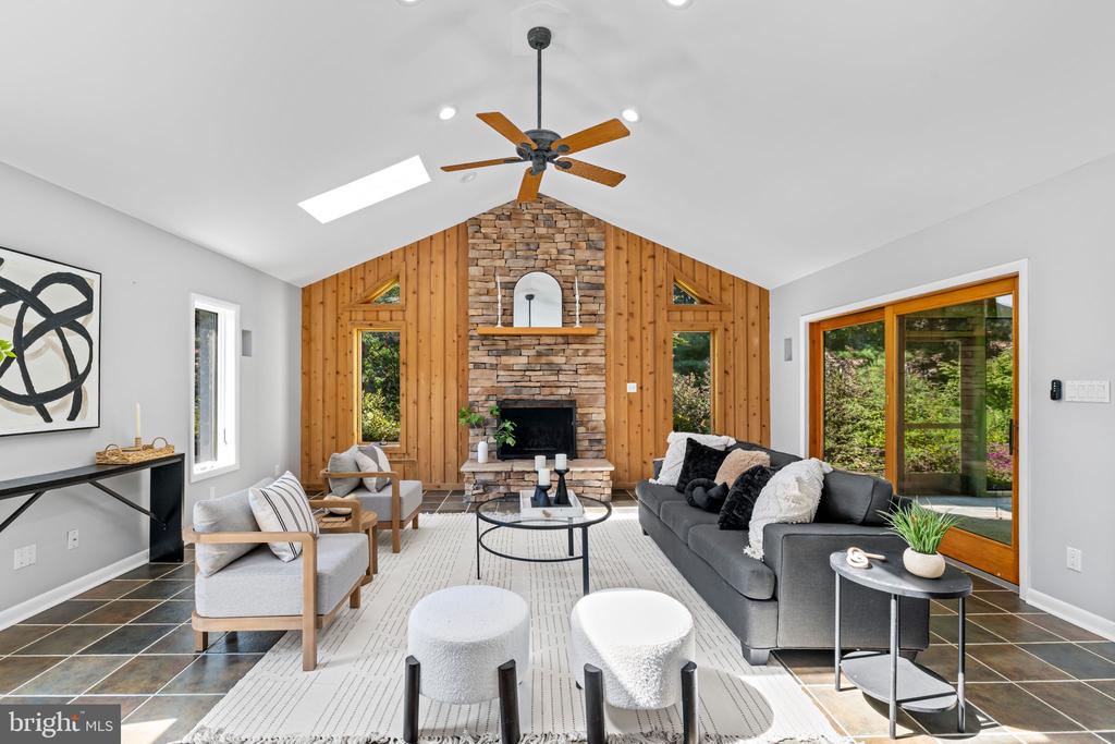 4 TURNER WOOD COURT
