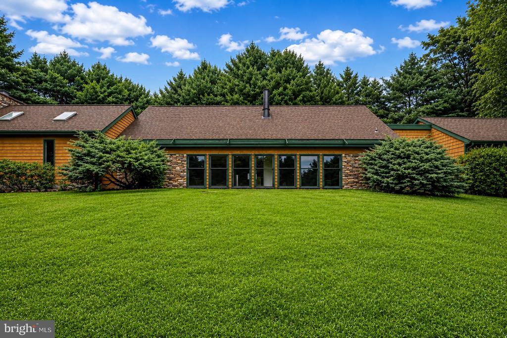 4 TURNER WOOD COURT