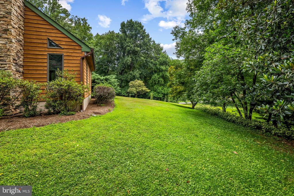 4 TURNER WOOD COURT