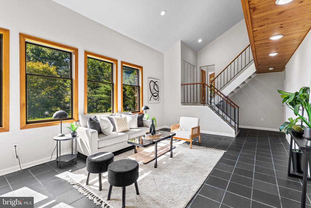4 TURNER WOOD COURT