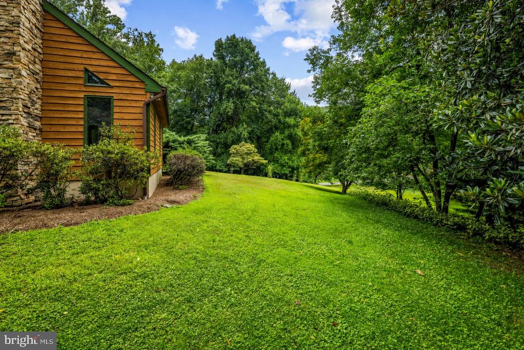 4 TURNER WOOD COURT