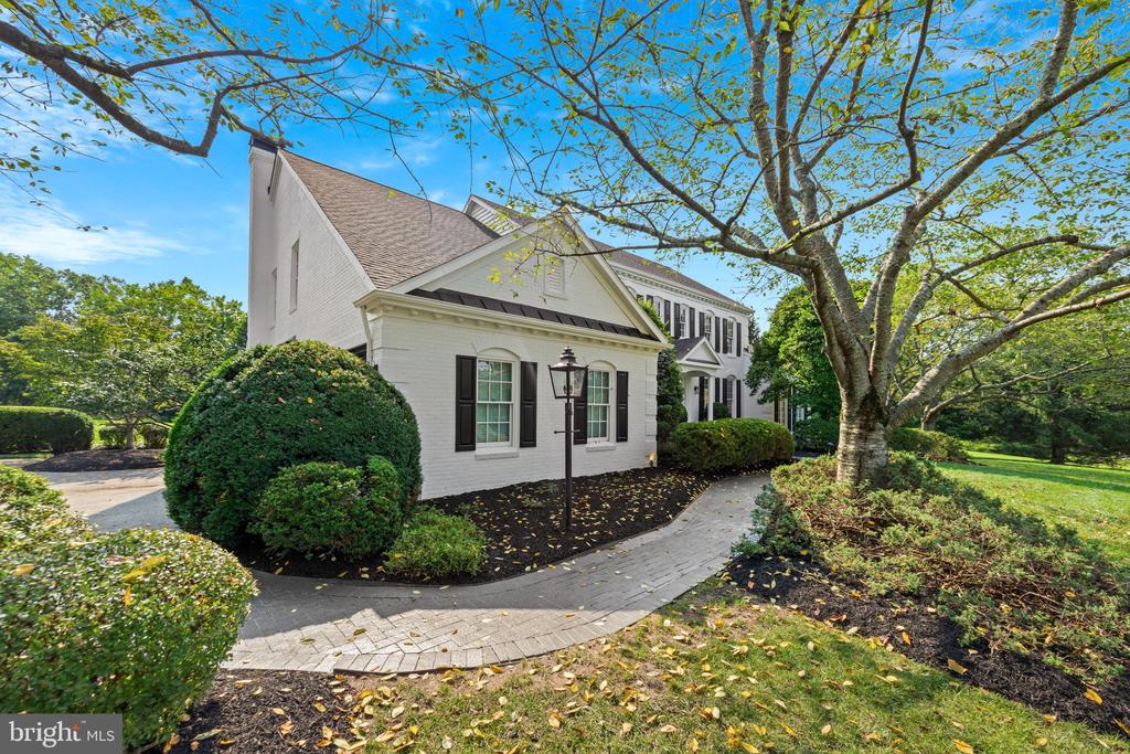 1679 BULLOCK CIRCLE