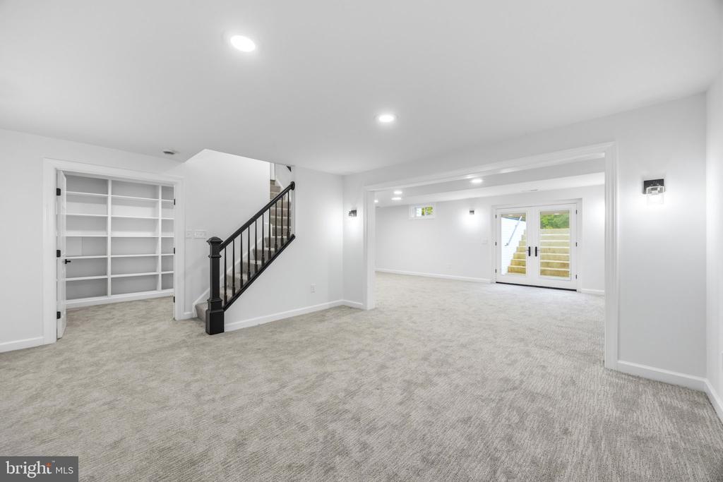 1679 BULLOCK CIRCLE