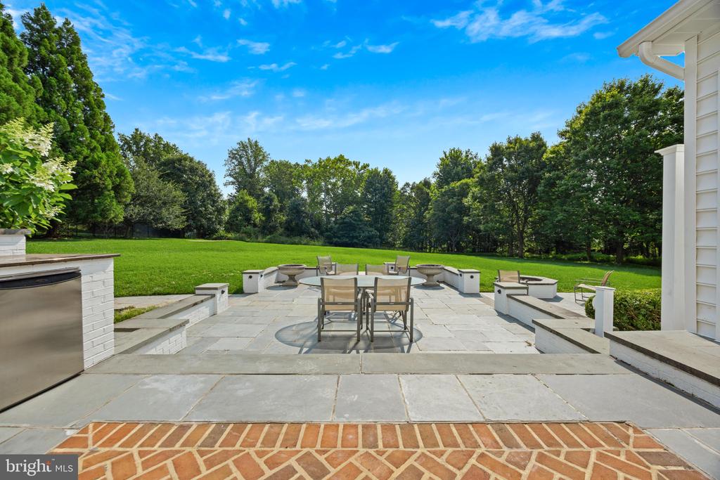 1679 BULLOCK CIRCLE