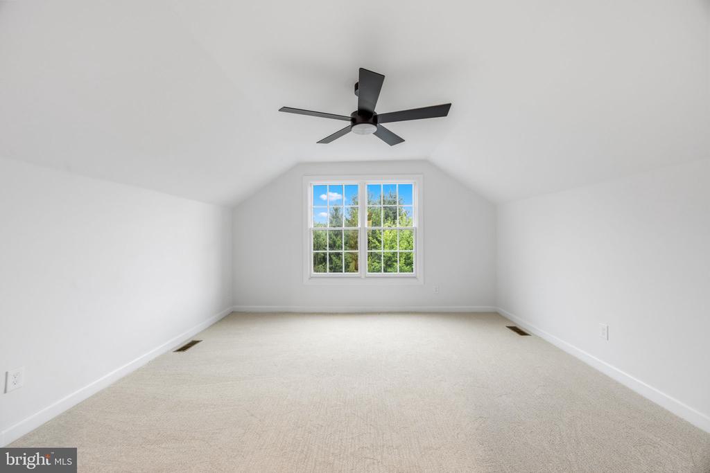 1679 BULLOCK CIRCLE