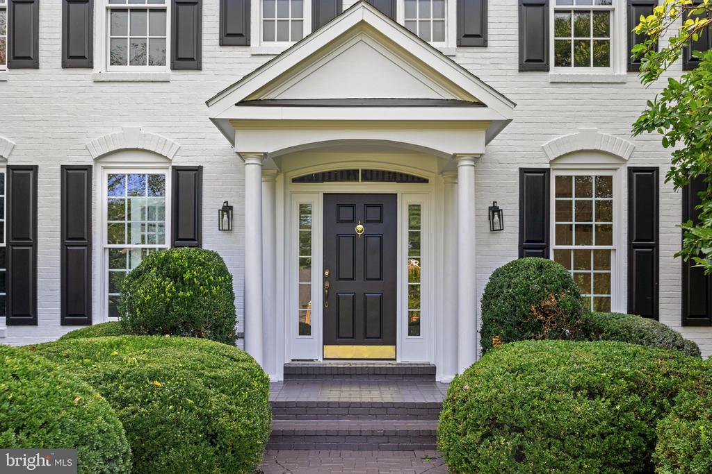 1679 BULLOCK CIRCLE