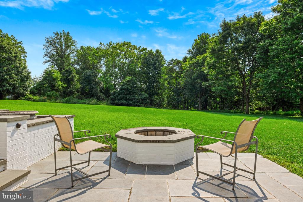 1679 BULLOCK CIRCLE