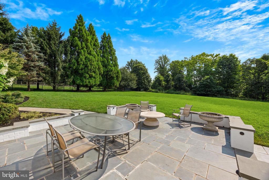 1679 BULLOCK CIRCLE